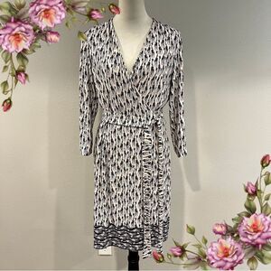 G.H. Bass & Co. fake wrap giraffe print V-Neck 3/4 Sleeves dress size large